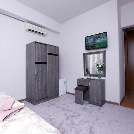 Yard Guesthouse เยเรวาน ภายนอก รูปภาพ