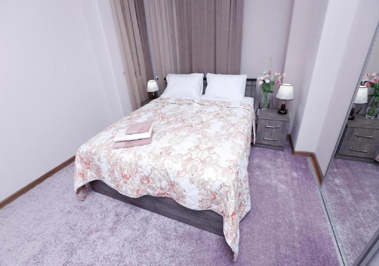 Yard Guesthouse เยเรวาน ภายนอก รูปภาพ